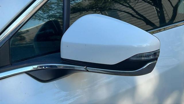 Photo of 2021 Crystal White Pearl Subaru Outback