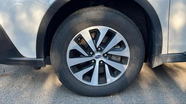 Photo of 2021 Crystal White Pearl Subaru Outback