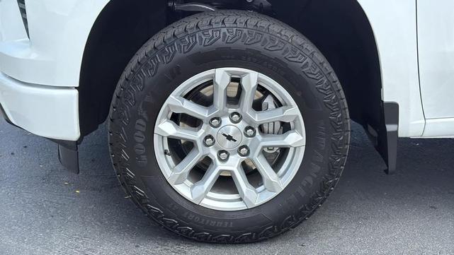 Photo of 2025 Summit White Chevrolet Silverado 1500