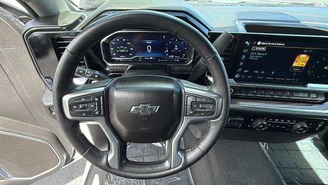 Photo of 2025 Summit White Chevrolet Silverado 1500