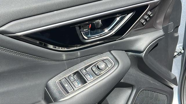 Photo of 2025 Ice Silver Metallic Subaru Outback