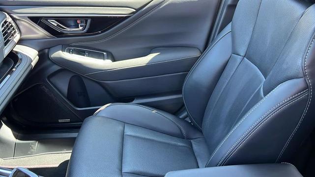 Photo of 2025 Ice Silver Metallic Subaru Outback