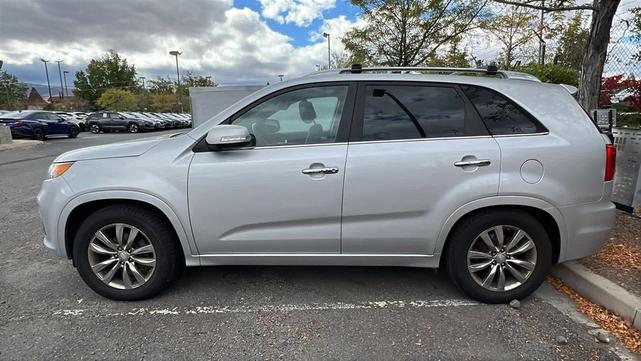 Photo of 2012 Bright Silver Kia Sorento