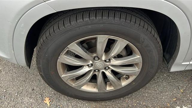 Photo of 2012 Bright Silver Kia Sorento