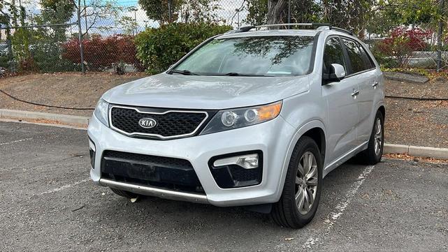 Photo of 2012 Bright Silver Kia Sorento