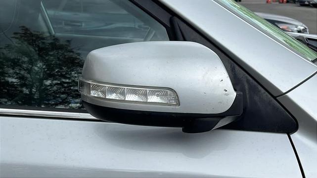 Photo of 2012 Bright Silver Kia Sorento