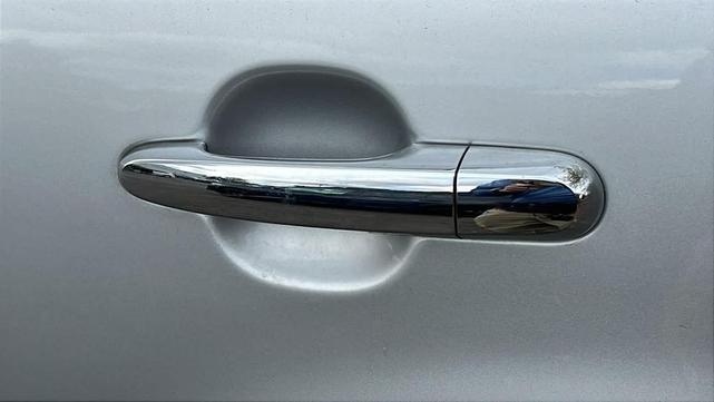 Photo of 2012 Bright Silver Kia Sorento