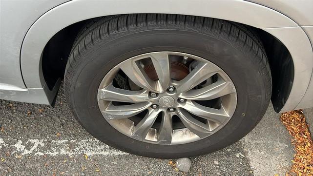 Photo of 2012 Bright Silver Kia Sorento