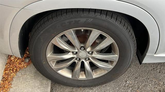 Photo of 2012 Bright Silver Kia Sorento