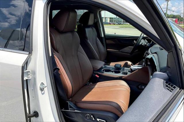 Photo of 2023 Platinum White Pearl Acura MDX