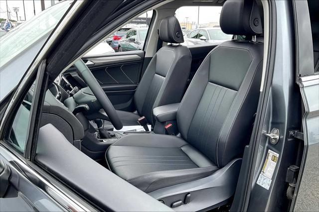 Photo of 2022 Platinum Gray Metallic Volkswagen Tiguan