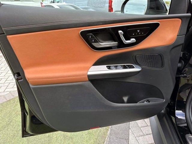 Photo of 2024 Black Mercedes-Benz GLC 300