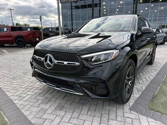 Photo of 2024 Black Mercedes-Benz GLC 300