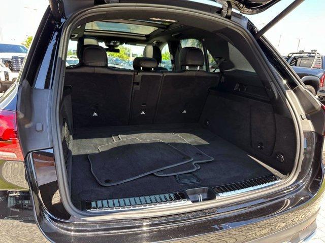Photo of 2023 Black Mercedes-Benz GLE 350
