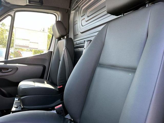 Photo of 2025 White Mercedes-Benz Sprinter 2500