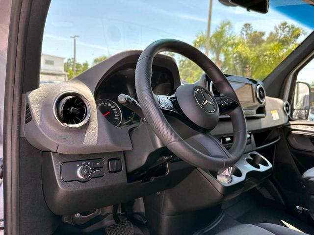 Photo of 2025 Silver Mercedes-Benz Sprinter 2500