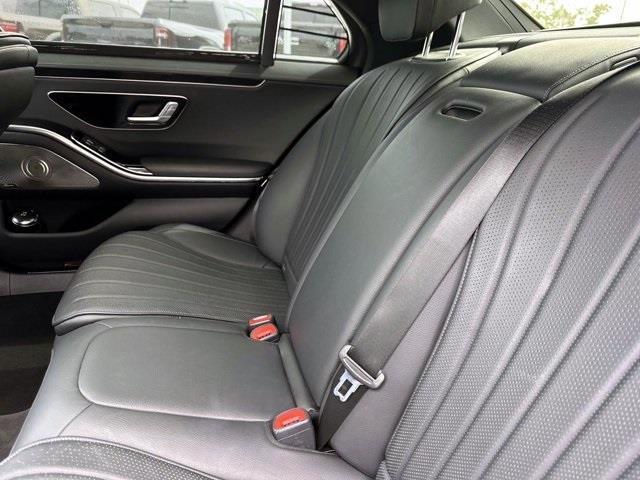 Photo of 2022 Black Mercedes-Benz S-Class