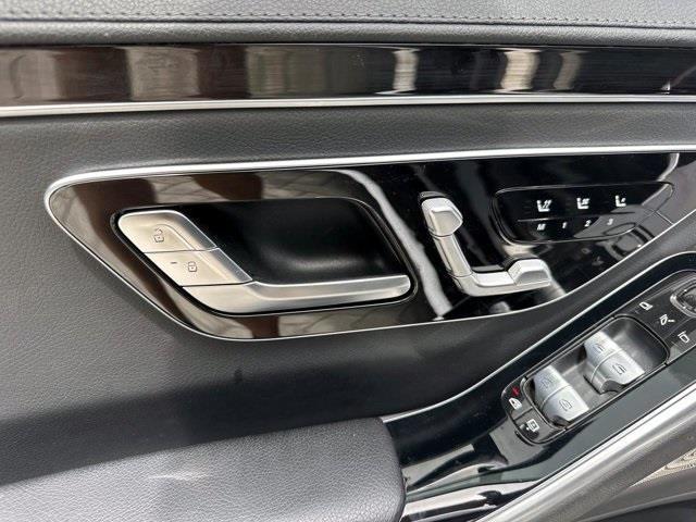 Photo of 2022 Black Mercedes-Benz S-Class