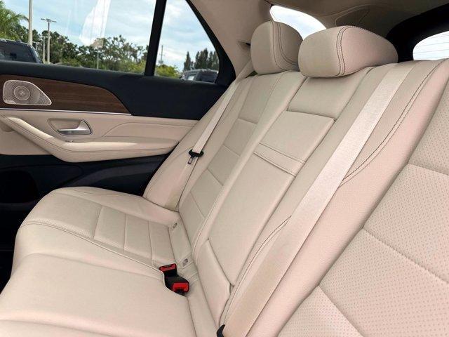 Photo of 2024 Polar White Mercedes-Benz GLE 450