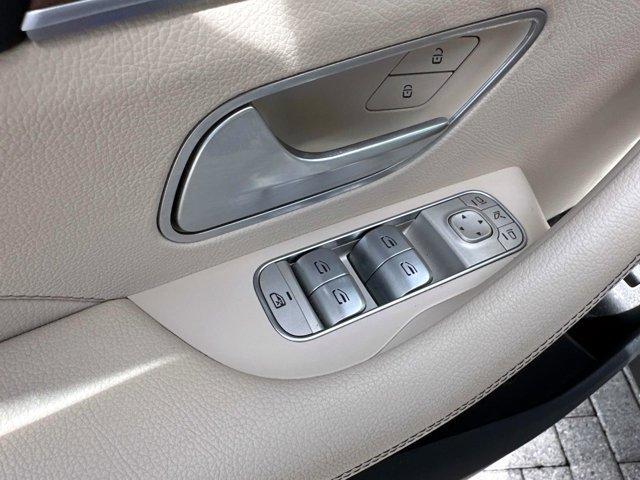Photo of 2024 Polar White Mercedes-Benz GLE 450