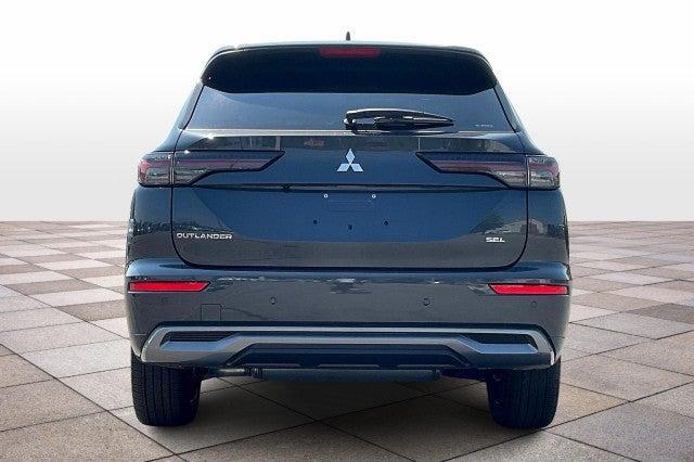 Photo of 2025 Gray Mitsubishi Outlander