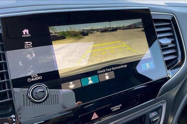 Photo of 2022 Gray Honda Pilot