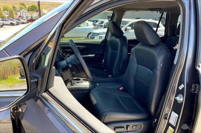 Photo of 2022 Gray Honda Pilot