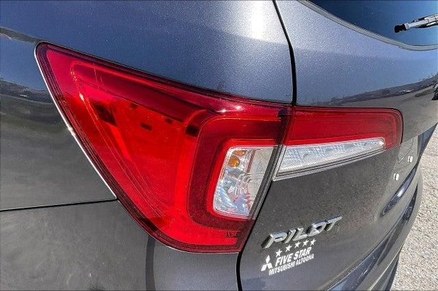Photo of 2022 Gray Honda Pilot
