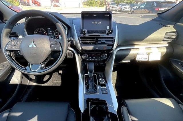 Photo of 2025 White Mitsubishi Eclipse Cross