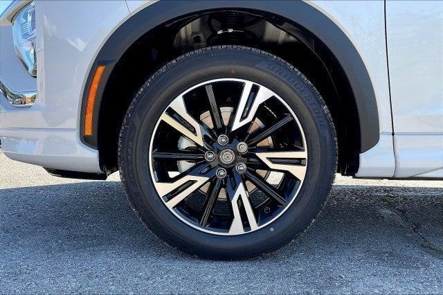 Photo of 2025 White Mitsubishi Eclipse Cross