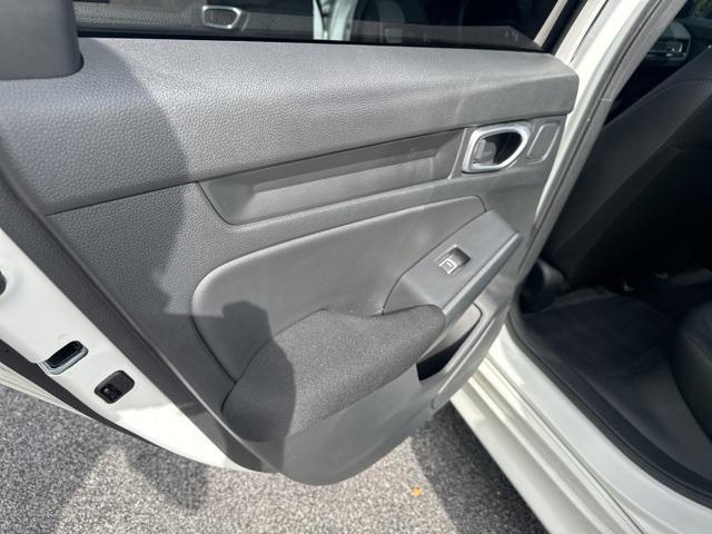 Photo of 2024 Platinum White Pearl Honda Civic