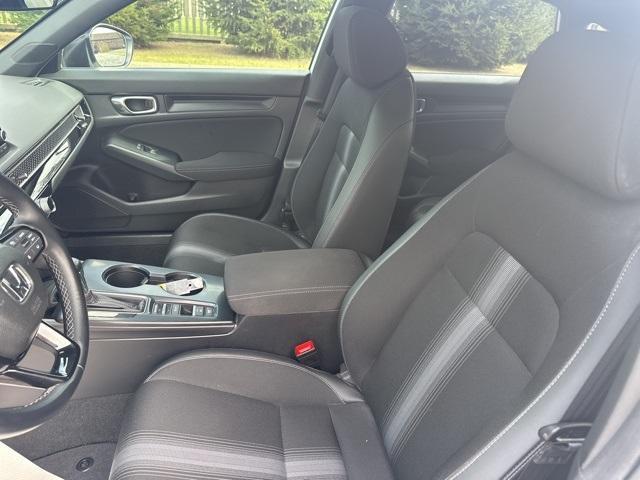 Photo of 2024 Platinum White Pearl Honda Civic