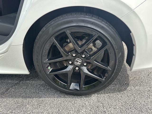 Photo of 2024 Platinum White Pearl Honda Civic