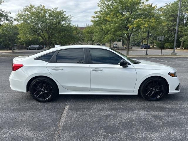 Photo of 2024 Platinum White Pearl Honda Civic