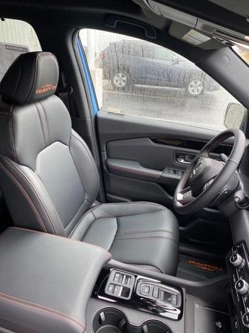 Photo of 2025 Platinum White Honda Pilot