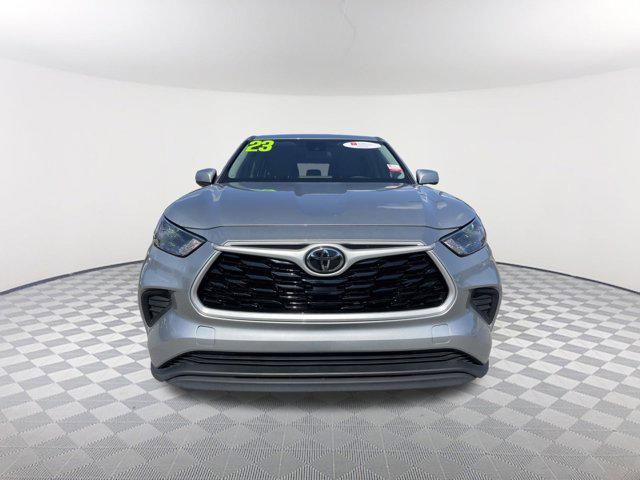 Photo of 2023 Celestial Silver Metallic Toyota Highlander