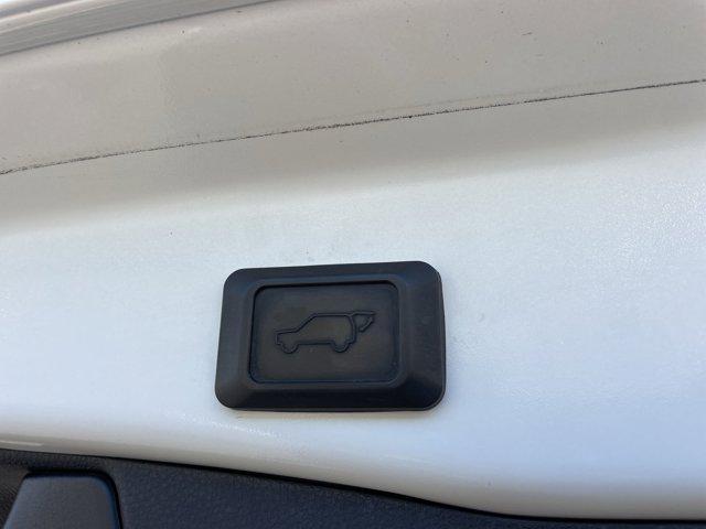 Photo of 2022 White Toyota RAV4