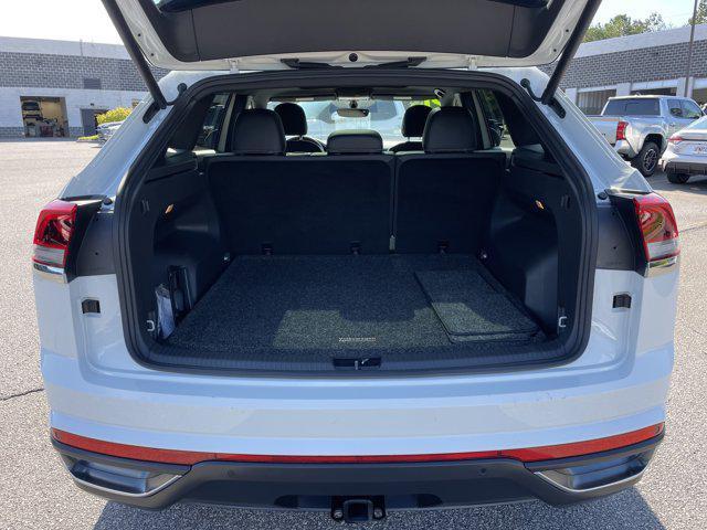 Photo of 2021 Pure White Volkswagen Atlas Cross Sport