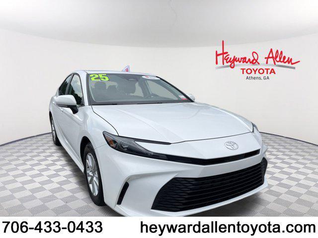 Photo of 2025 Ice Cap Toyota Camry