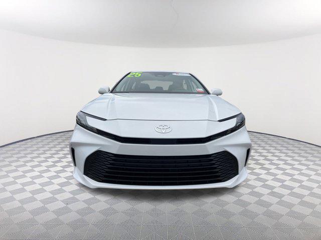 Photo of 2025 Ice Cap Toyota Camry