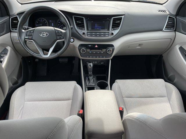 Photo of 2017 Chromium Silver Hyundai TUCSON
