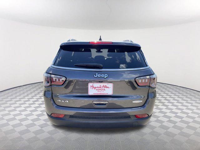 Photo of 2022 Granite Crystal Metallic Clearcoat Jeep Compass