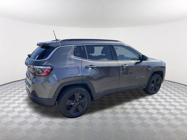 Photo of 2022 Granite Crystal Metallic Clearcoat Jeep Compass