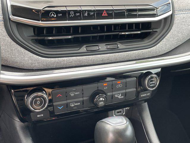 Photo of 2022 Granite Crystal Metallic Clearcoat Jeep Compass