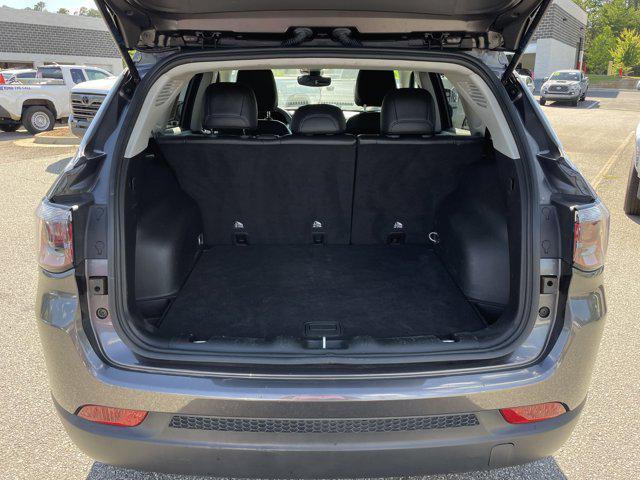 Photo of 2022 Granite Crystal Metallic Clearcoat Jeep Compass