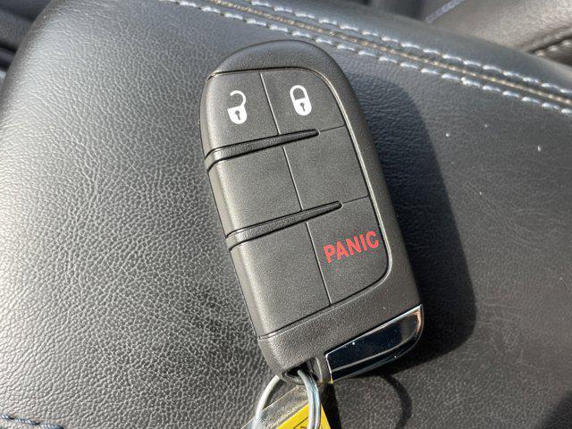 Photo of 2022 Granite Crystal Metallic Clearcoat Jeep Compass
