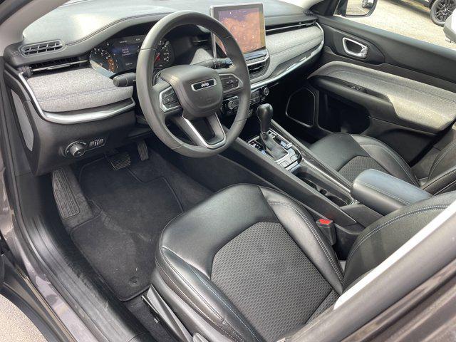 Photo of 2022 Granite Crystal Metallic Clearcoat Jeep Compass