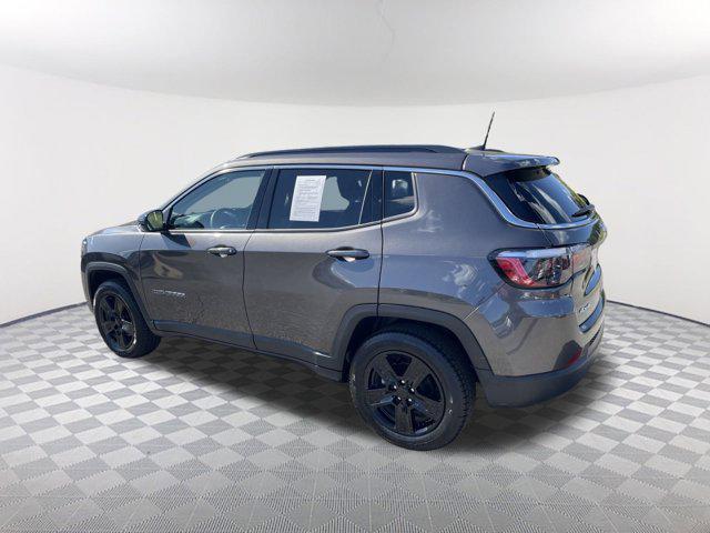 Photo of 2022 Granite Crystal Metallic Clearcoat Jeep Compass