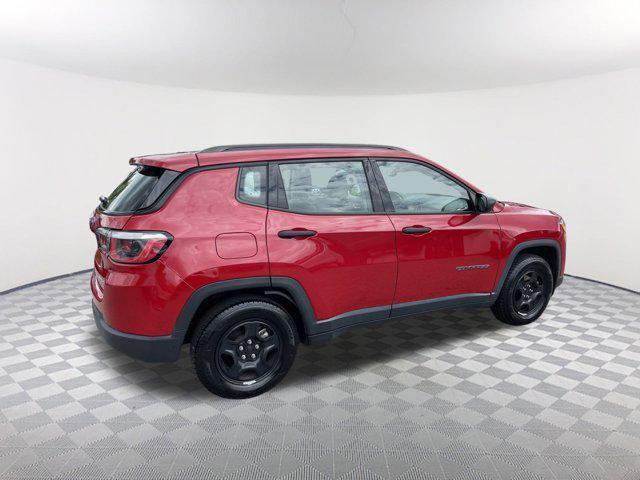 Photo of 2018 Redline Pearlcoat Jeep Compass
