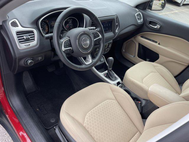 Photo of 2018 Redline Pearlcoat Jeep Compass